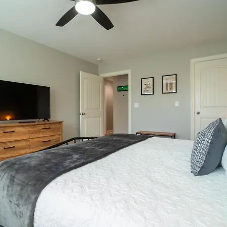 Par-Tee Haus I- Game Room & Hot Tub-Walk To Helen Exterior photo