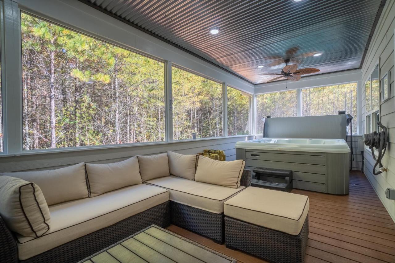 Par-tee Haus I- Game & Hot Tub-walk To Holiday home *