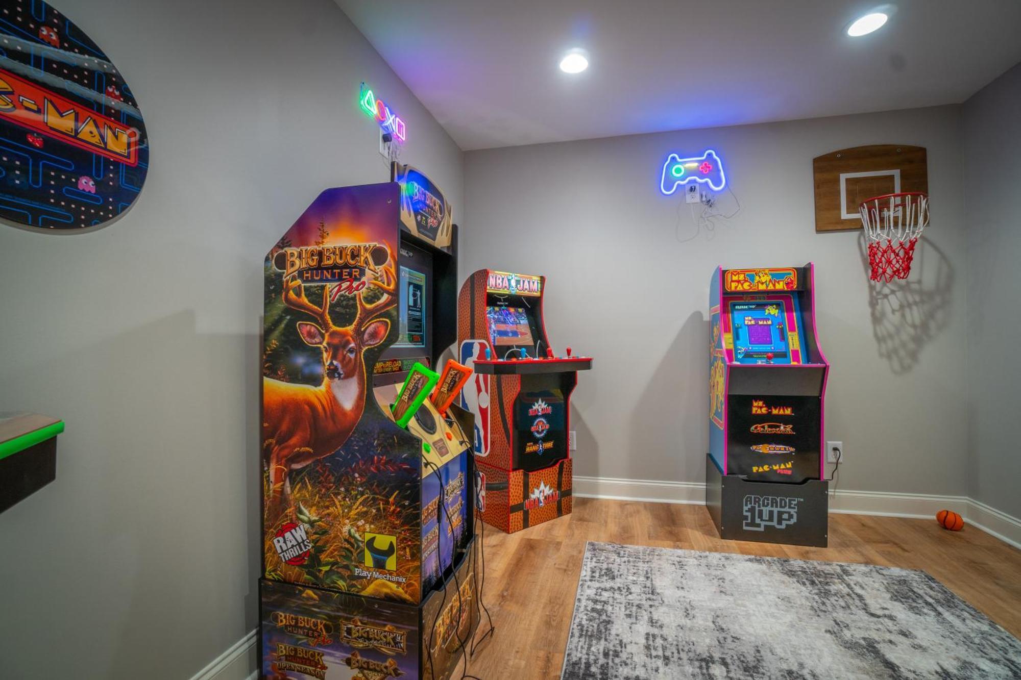 Par-tee Haus I- Game & Hot Tub-walk To
