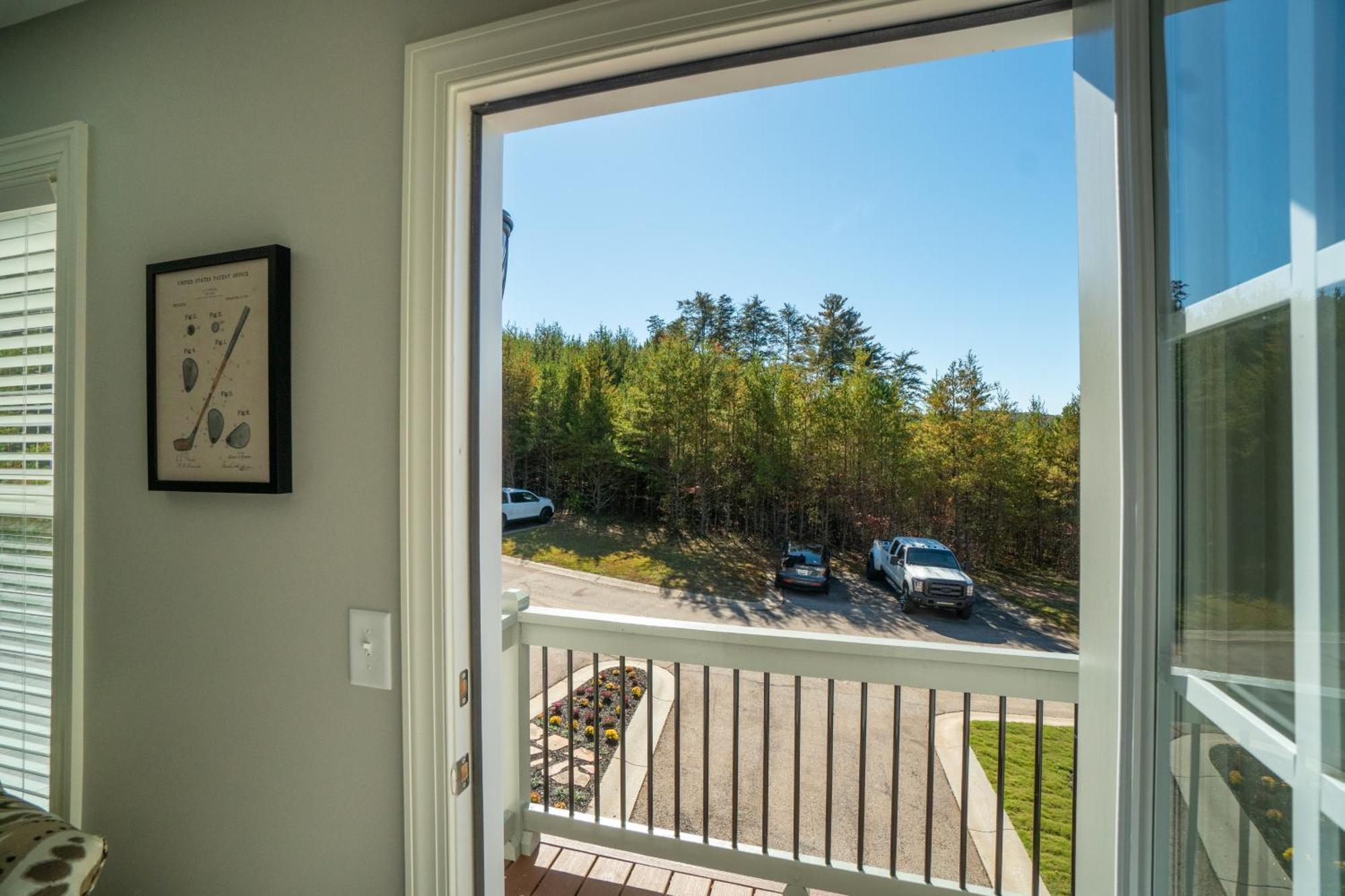 Par-tee Haus I- Game & Hot Tub-walk To Holiday home *